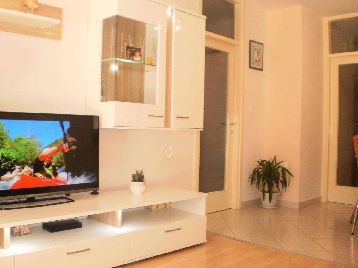 Apartment Lana Omiš Esterno foto
