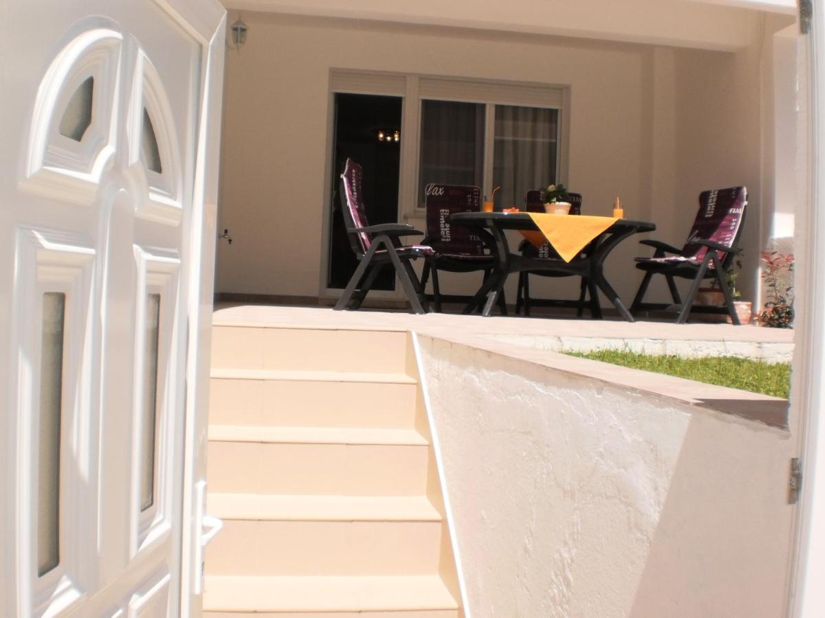 Apartment Lana Omiš Esterno foto